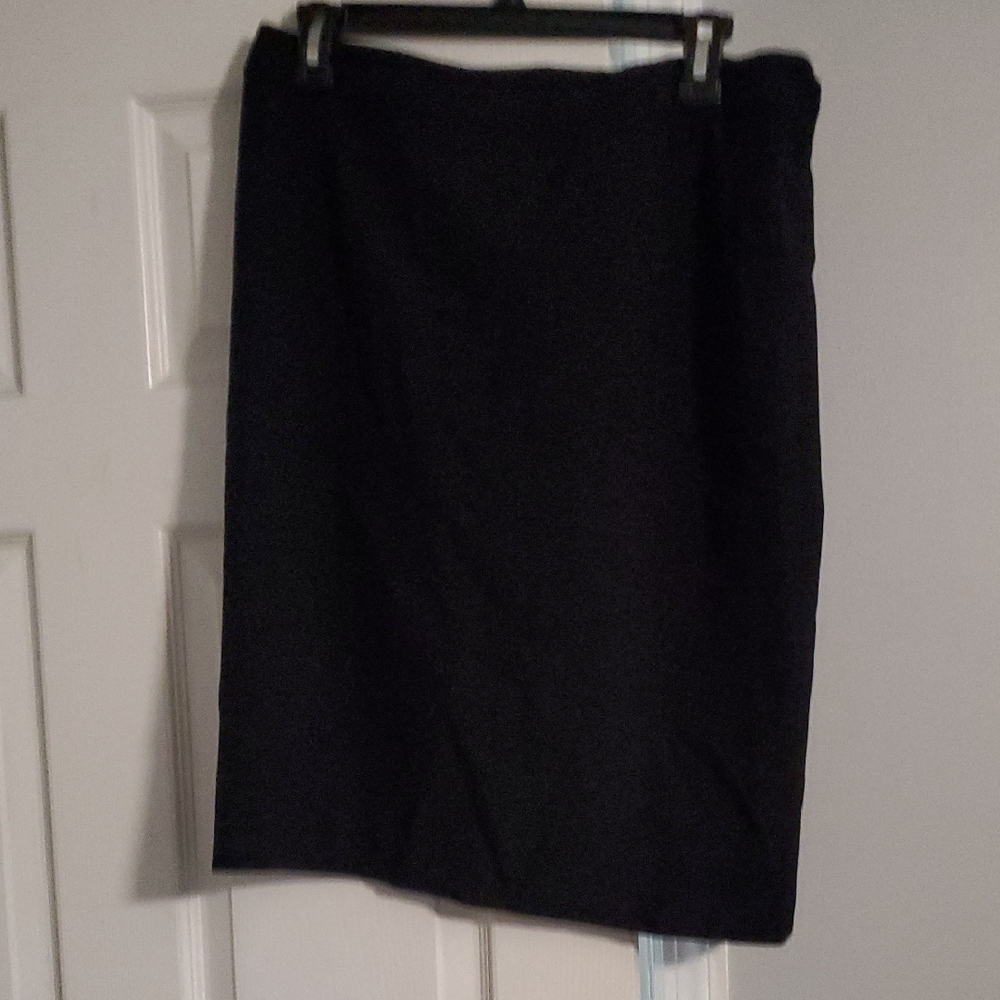 Jones&Co. Elegant Black Women's Skirt
